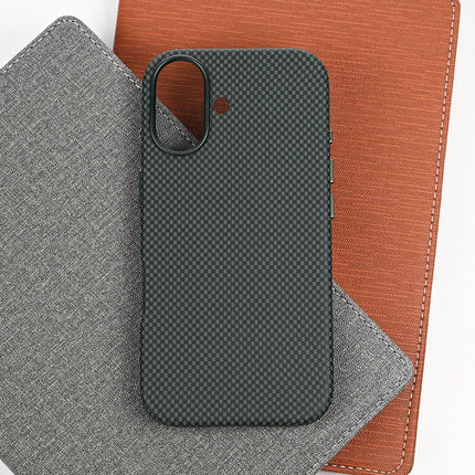 Maska za iPhone 16 6.1 zelena Magsafe Urban Cube