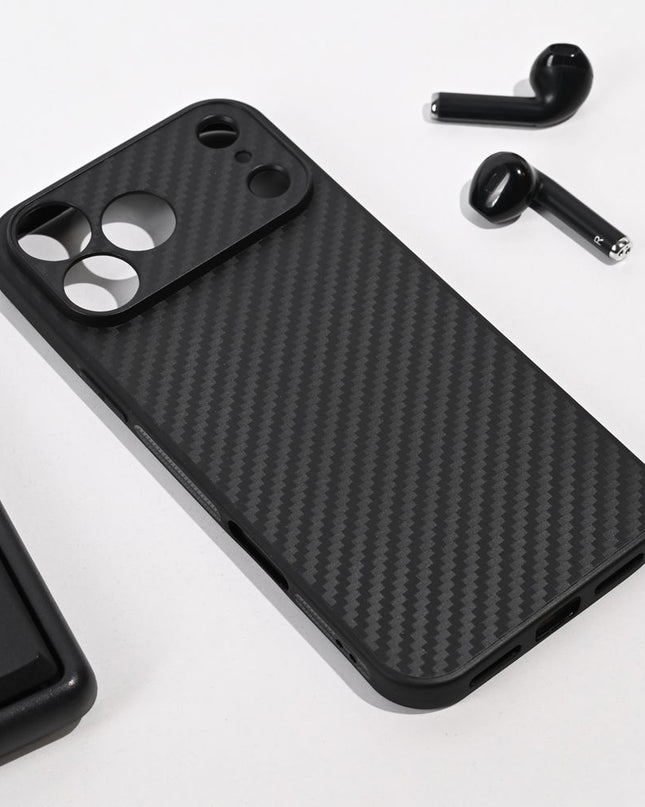 Maska za iPhone 17 Pro Max 6.9 crna Carbon fiber