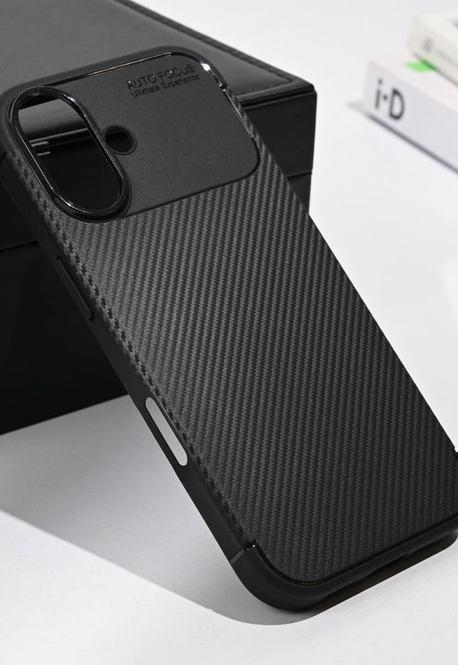 Maska za iPhone 17 6.3 crna Defender Carbon