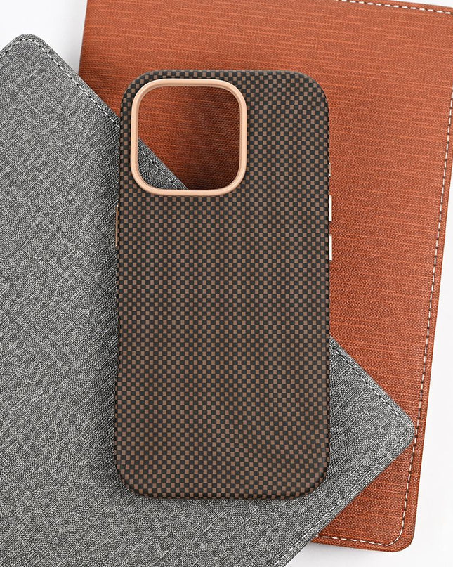 Maska za iPhone 16 Pro 6.3 braon Magsafe Urban Cube