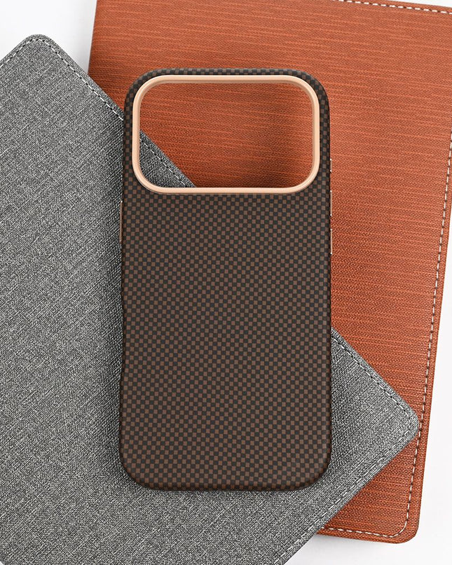 Maska za iPhone 17 Pro 6.3 braon Magsafe Urban Cube