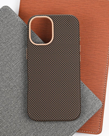 Maska za iPhone 17 6.3 braon Magsafe Urban Cube