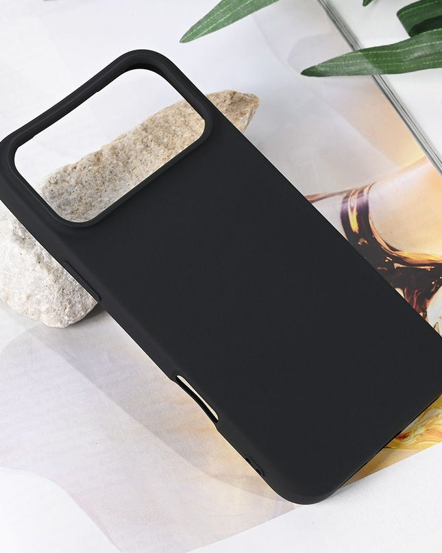Maska za iPhone 17 Pro Max 6.9 crna Teracell Soft Velvet