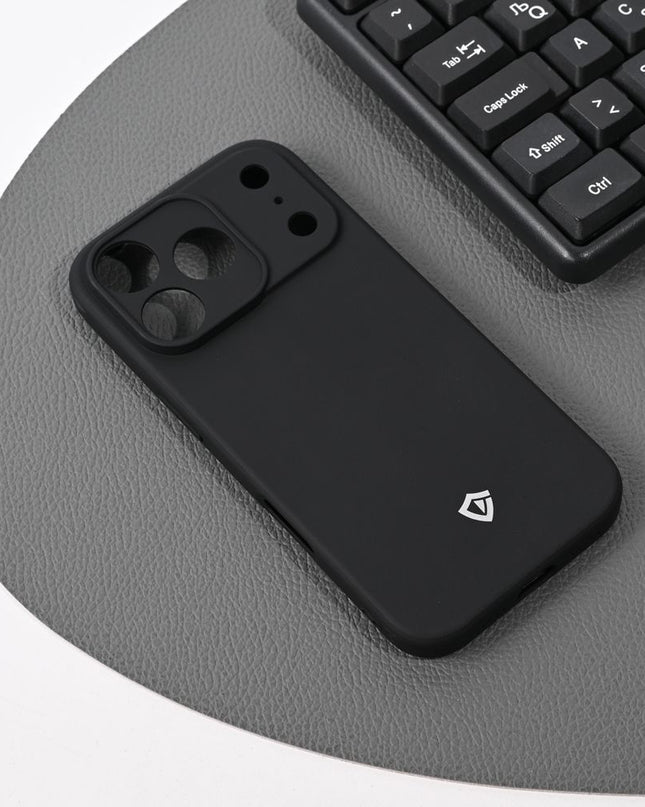 Maska za iPhone 17 Pro 6.3 mat crna Teracell Skin
