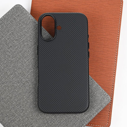 Maska za iPhone 16 6.1 crna Magsafe Urban Cube