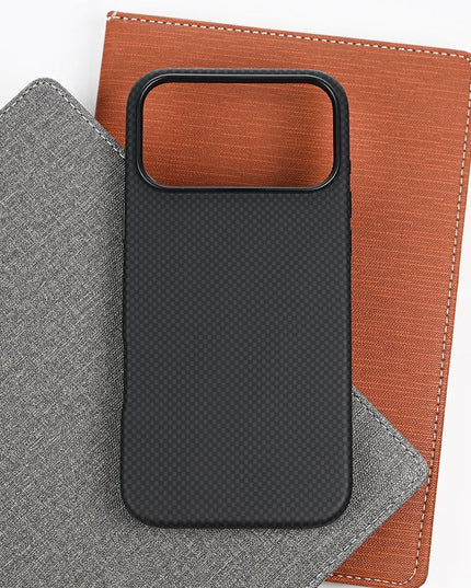 Maska za iPhone 17 Pro Max 6.9 crna Magsafe Urban Cube