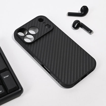 Maska za iPhone 17 Pro 6.3 crna Carbon fiber