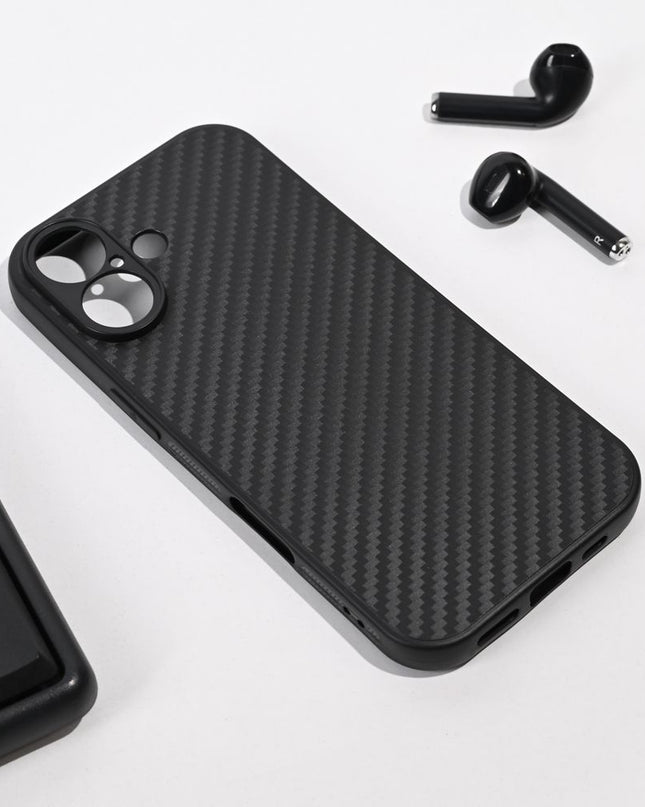 Maska za iPhone 17 6.3 crna Carbon fiber