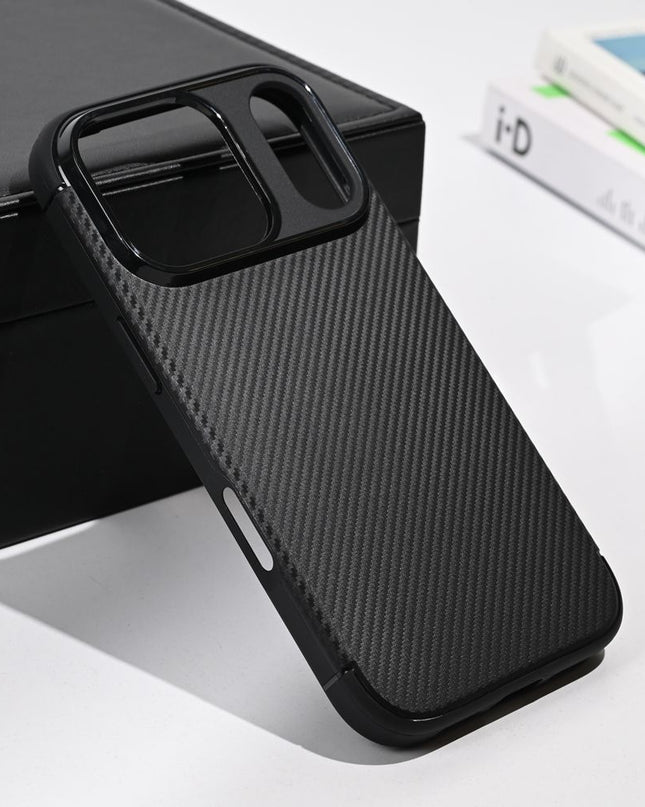 Maska za iPhone 17 Pro 6.3 crna Defender Carbon