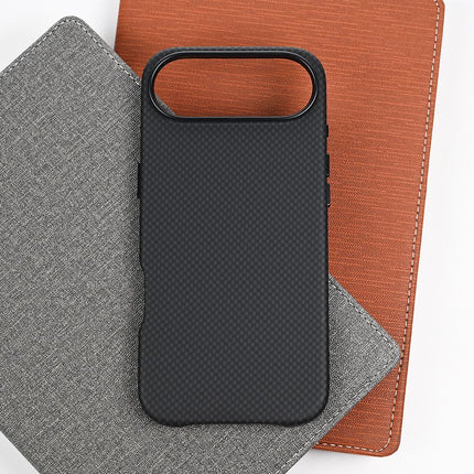 Maska za iPhone 17 Air 6.6 crna Magsafe Urban Cube