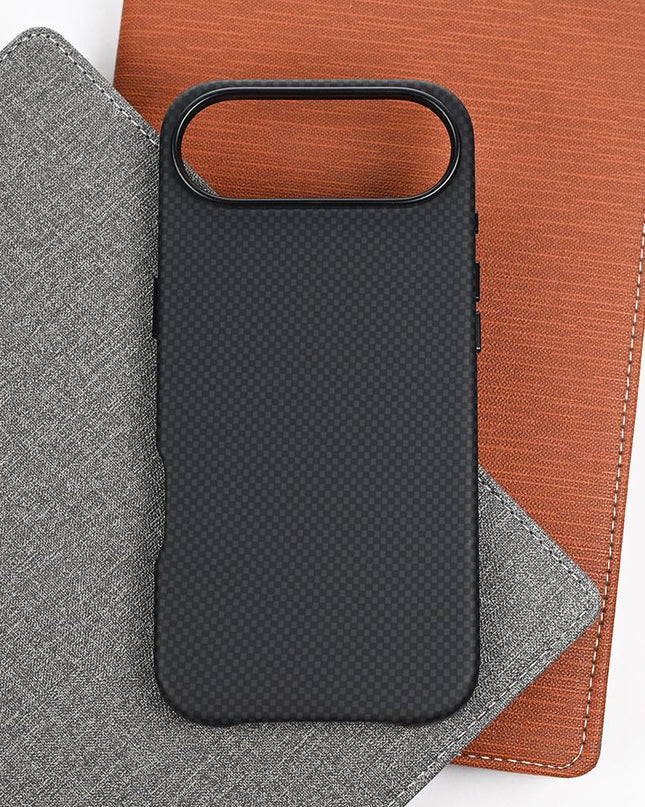 Maska za iPhone 17 Air 6.6 crna Magsafe Urban Cube