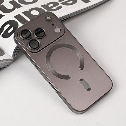 Maska za iPhone 17 Pro 6.3 siva Magsafe Chrome