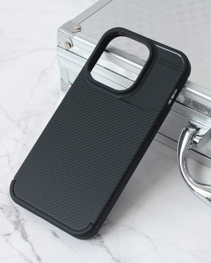 Torbica Defender Carbon za iPhone 15 Pro 6.1