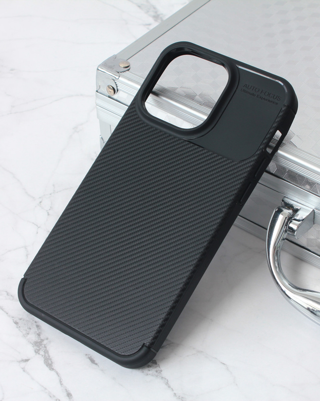 Torbica Defender Carbon za iPhone 15 Pro Max 6.7