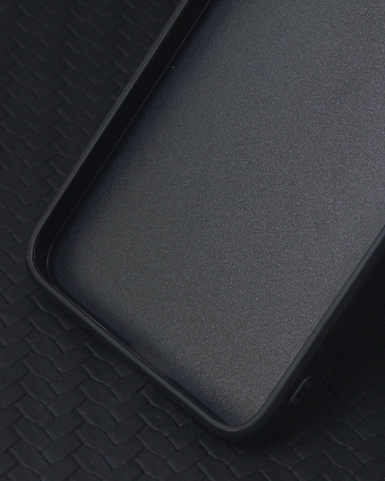 Maska Groove za iPhone 15 6.1 crna