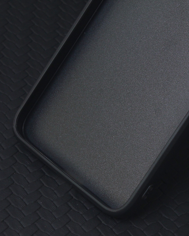 Maska Groove za iPhone 15 6.1 crna