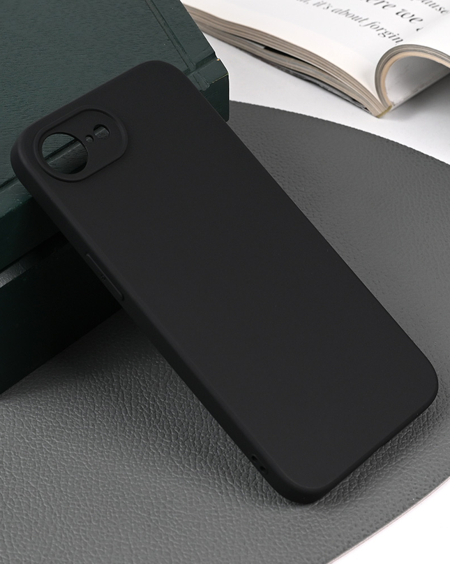 Torbica silikonska Skin za iPhone 16e 6.1 mat crna