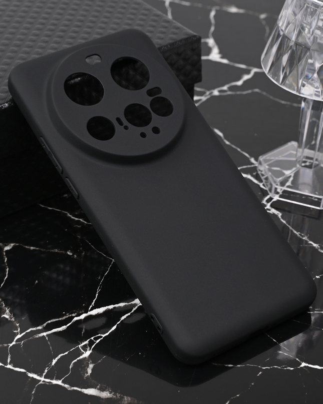 Torbica silikonska Ultra Thin za Xiaomi 15 Ultra mat crna